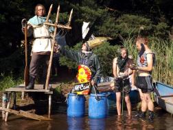 Hraničáři se měnili na táboře v hobity