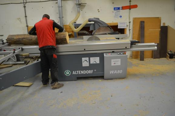 Formátovací pila - Charita sv. Alexandra